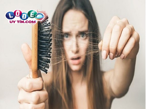 Nằm mơ thấy rụng tóc đánh số gì? Giấc mơ này là điềm tốt hay vận hạn? 12 Nằm mơ thấy rụng tóc đánh số gì? Giấc mơ này là điềm tốt hay vận hạn?