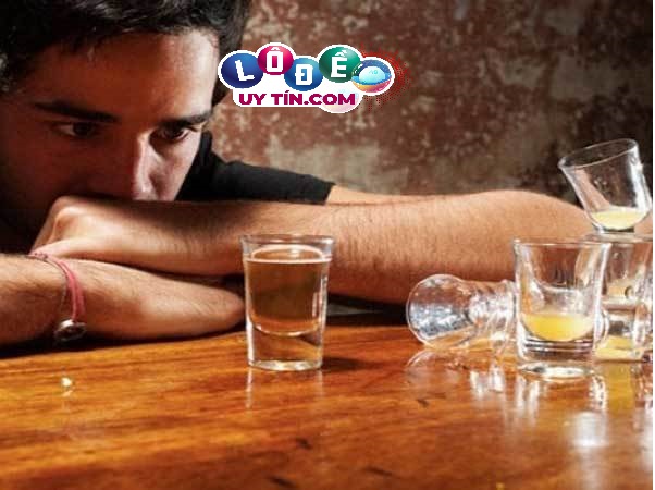 Phân tích ngủ mơ thấy uống bia đánh con gì hợp phong thủy? 12 Phân tích ngủ mơ thấy uống bia đánh con gì hợp phong thủy?