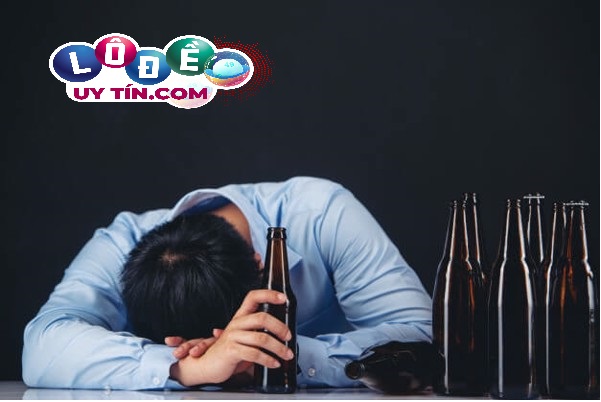 Chiêm bao mơ thấy người say rượu là điềm báo lành hay dữ? 27 Chiêm bao mơ thấy người say rượu là điềm báo lành hay dữ?